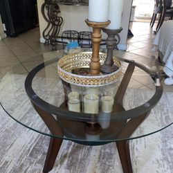 Ashely’s Coffee Table Set 