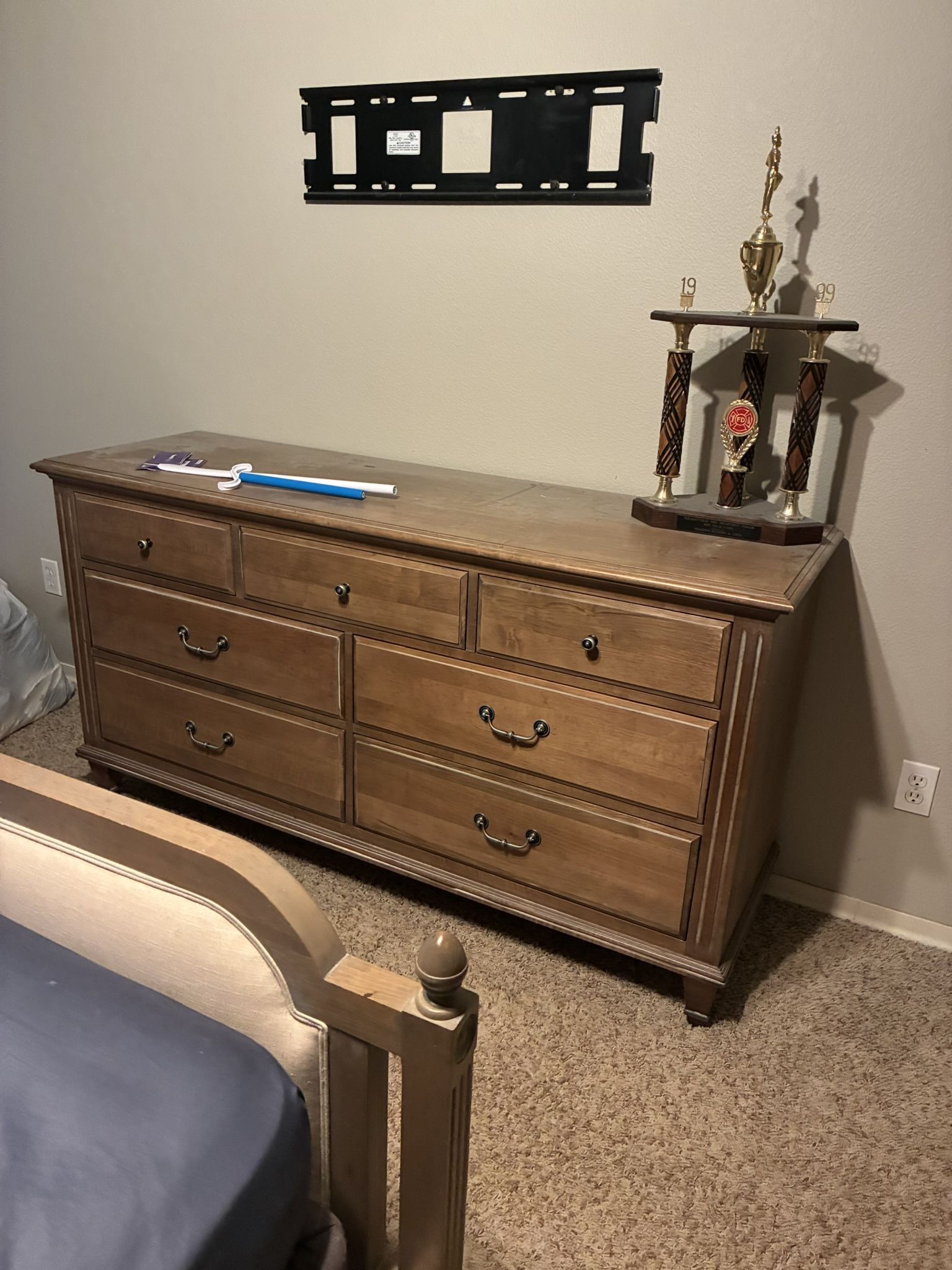 Ethan Allen 7 Wooden Drawer Dresser 