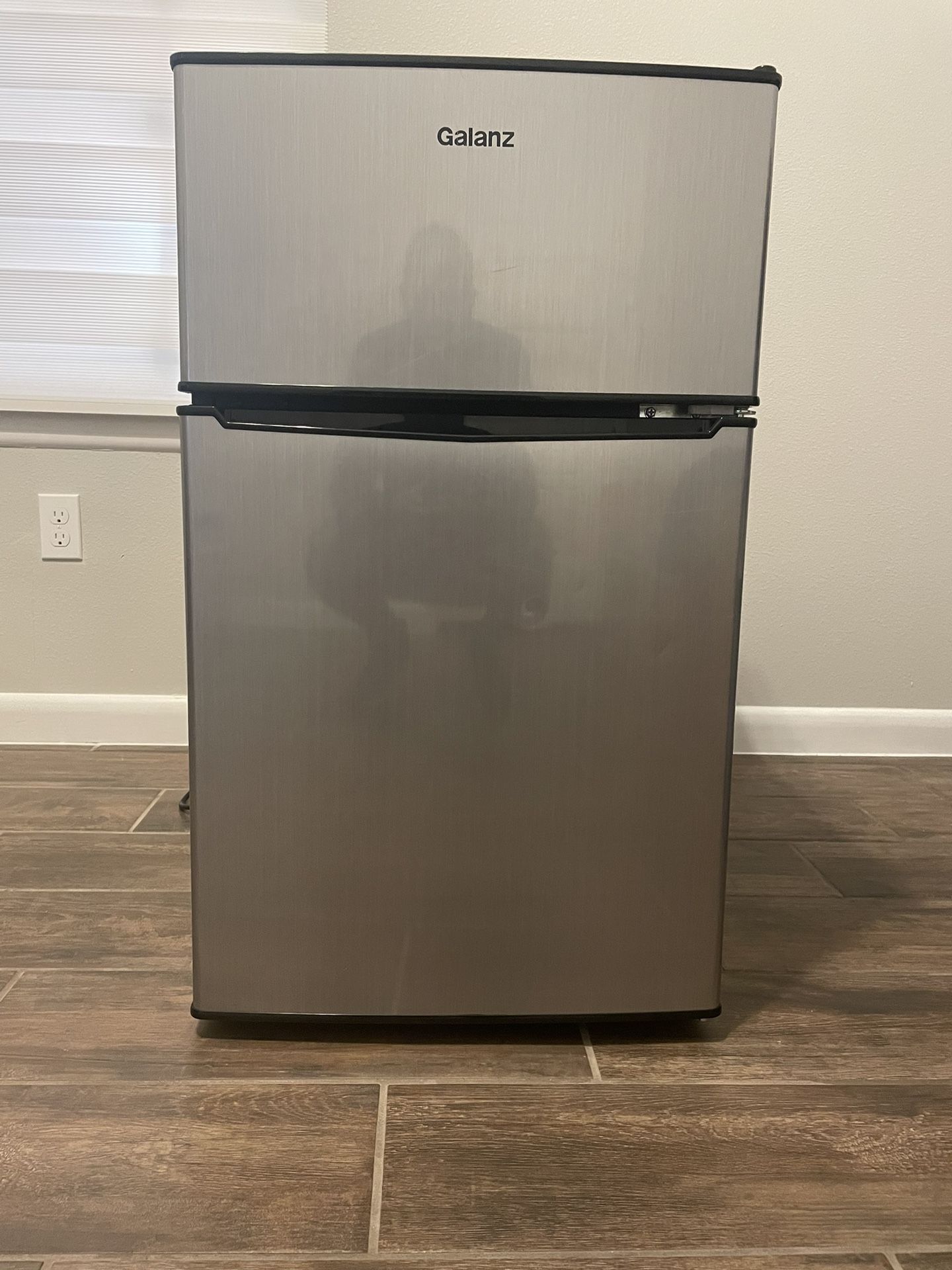 GALANZ MINI FRIDGE