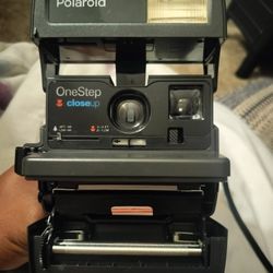 Polaroid 600 One Step Instant Camera With 600 Electronic Flash