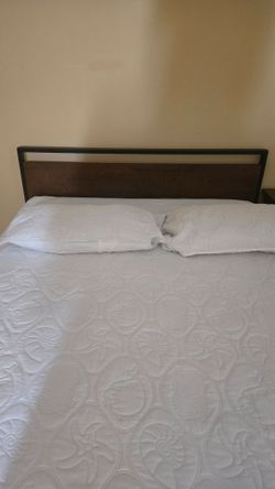 QUEEN SIZE BED