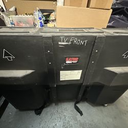 TV Display Gator Case With Casters
