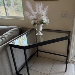 Classic Corner Table With Glass