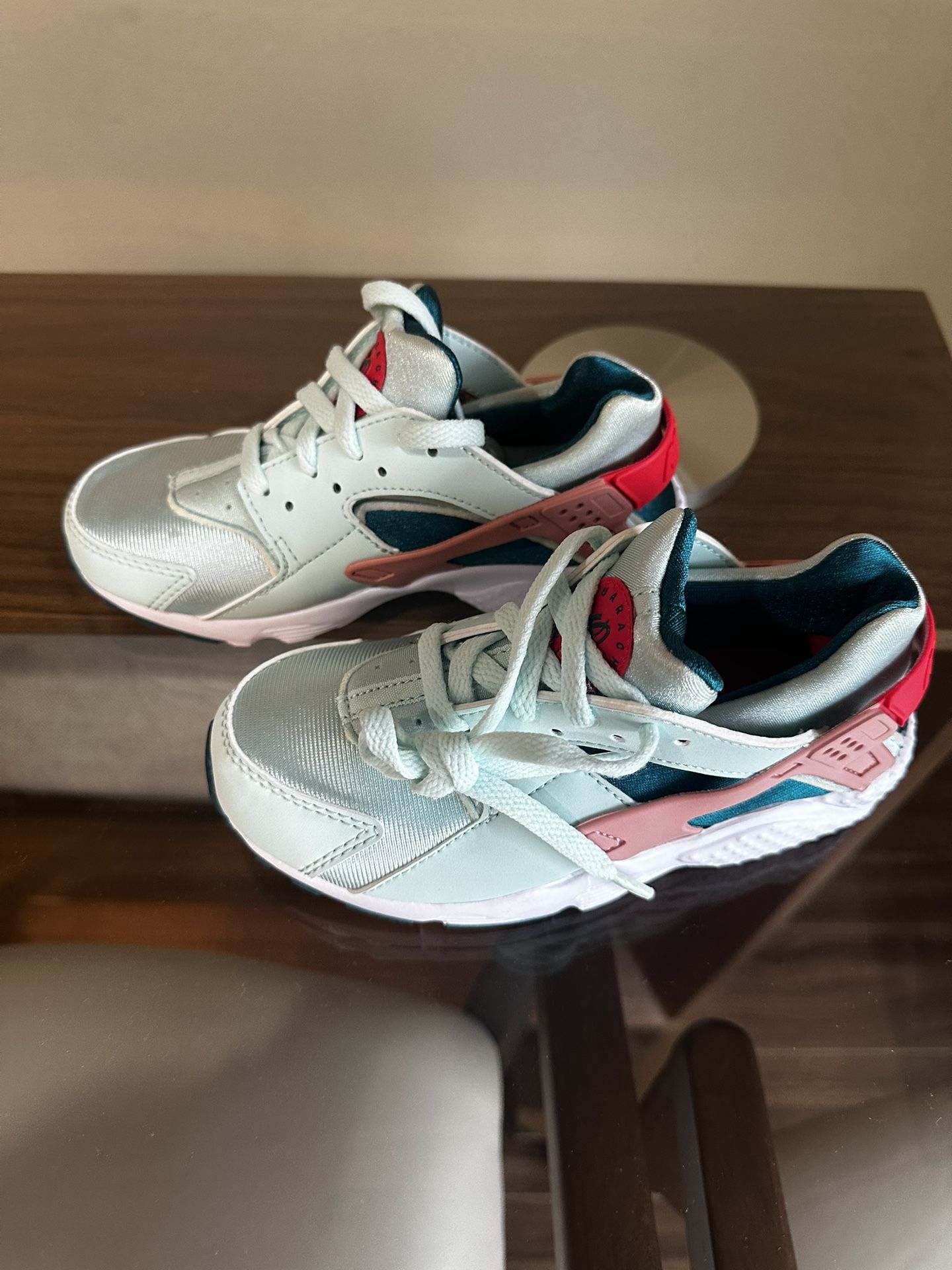 Nike toddler Huaraches 12C