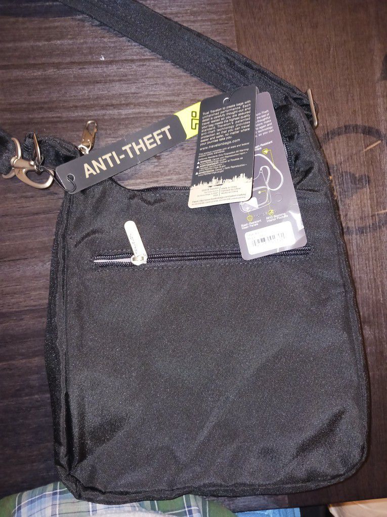 Travelon Anti-Theft Classic Essential Messenger Bag
