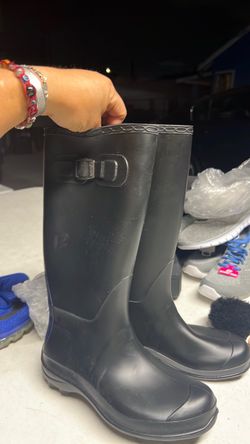 Black Rubber Rain Boots