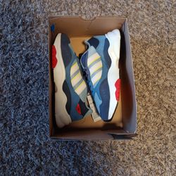 New And Stylish Adidas Size 6 