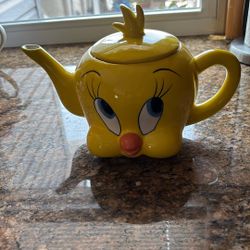 Tweety Bird Tea Pot