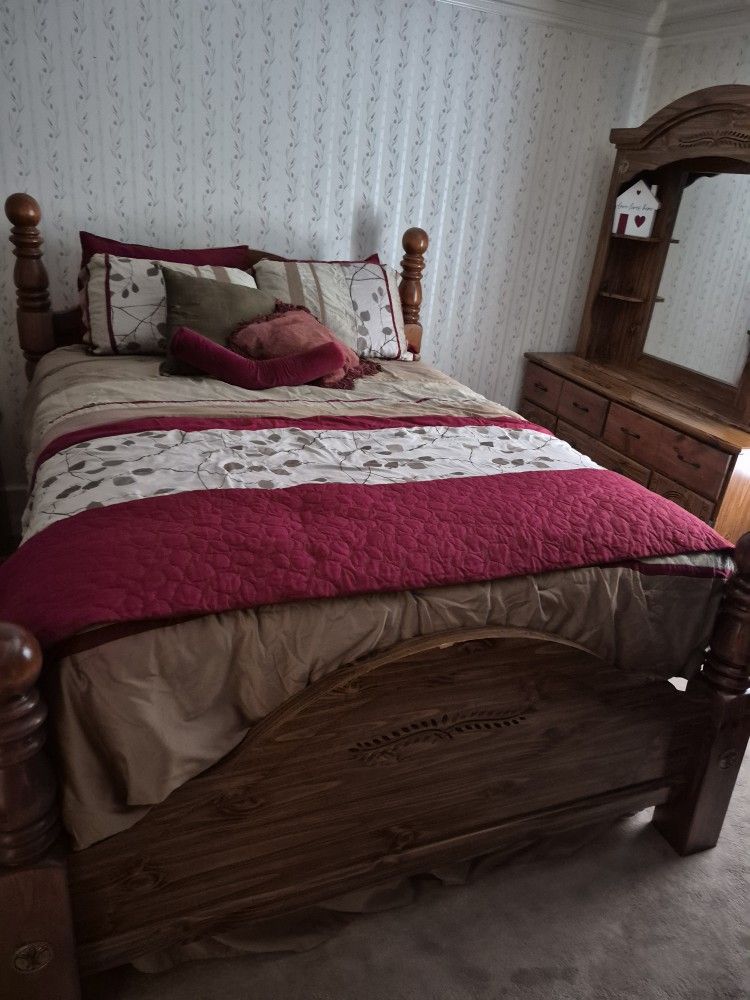 Queen Bedroom Set