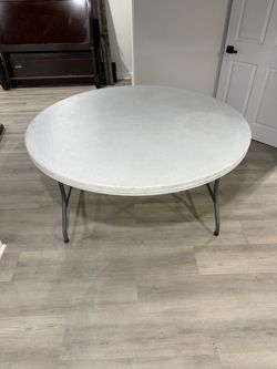 Round Folding Table White Plastic Top