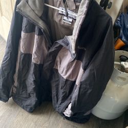 Colombia Rain Jacket For Men Size XL Perfect For Outdoors 
