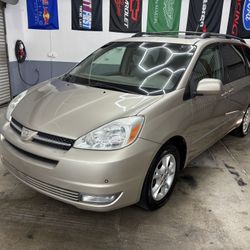 2004 Toyota Sienna 
