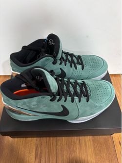 Nike Kobe 4 Protro Girl Dad Size 10.5 Mens