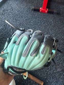 Training glove infield mint green