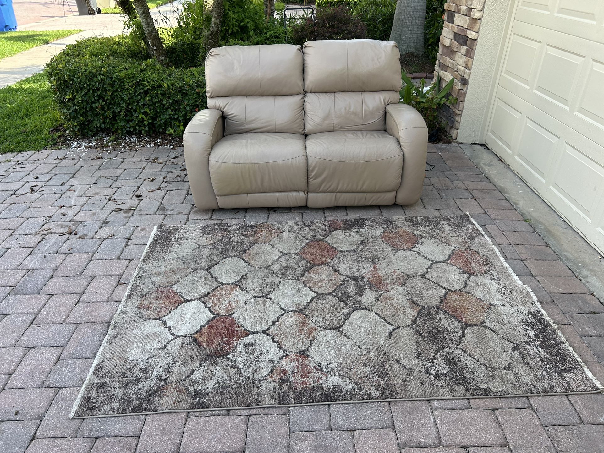Sofa King Comfortable Beige Leather Electric Recliner For Sale Free Local Delivery 🚚 