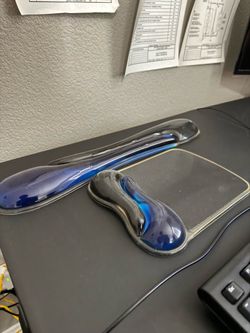 Keyboard and mouse rest/support