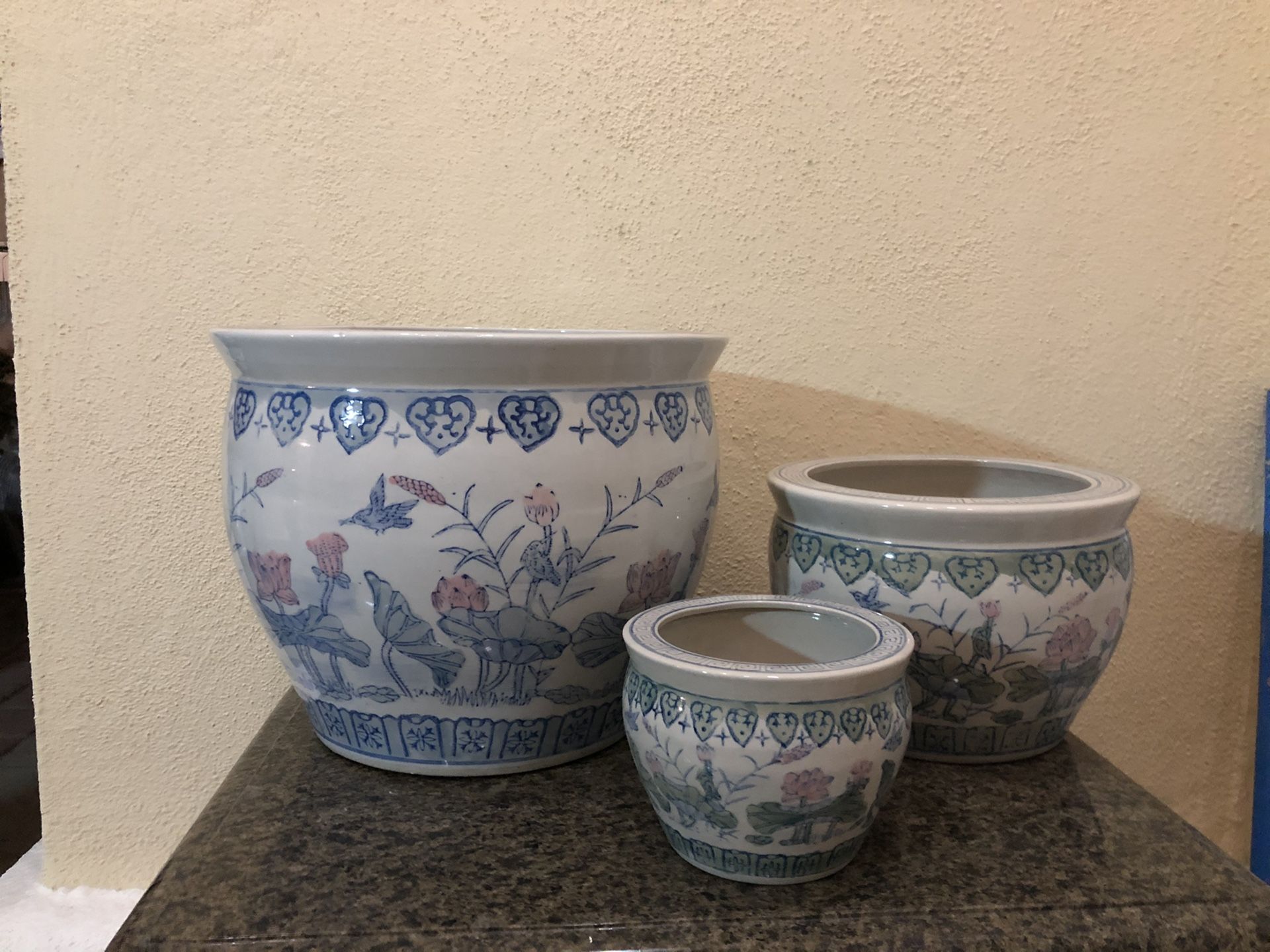 Beautiful set of 3 hand painted ceramic...!!!