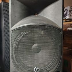 Mackie THUMP 15 1000 W