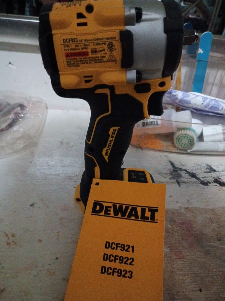 DeWalt Atomic Compact Wrench