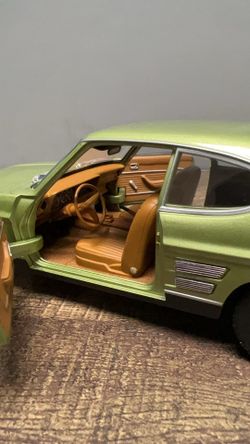 MINICHAMPS 180 08900 FORD CAPRI 1700 GT 1969 LIGHT GREEN METALLIC