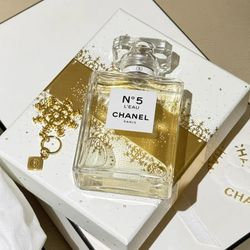 Chanel No. 5 perfume spray, 100 ml, new version