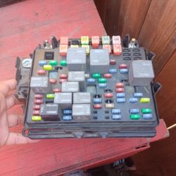 GMC Yukon Fuse Box