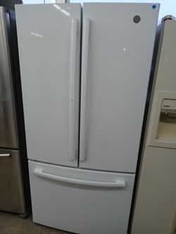 GE 33" white french door refrigerator - Free delivery