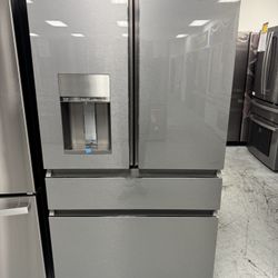 Café Counter Depth Refrigerator in Platinum Gass
