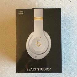 BEATS STUDIO 3 IVORY OR BLACK $325
