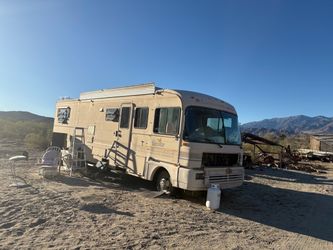 Rv has a 460 motor selling complete for parts