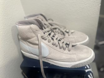 NIKE Women’s Size 9