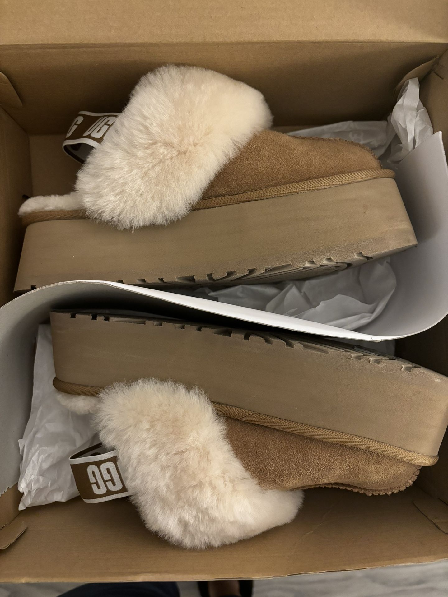 UGG Funkette Slippers - Chestnut (Women's)