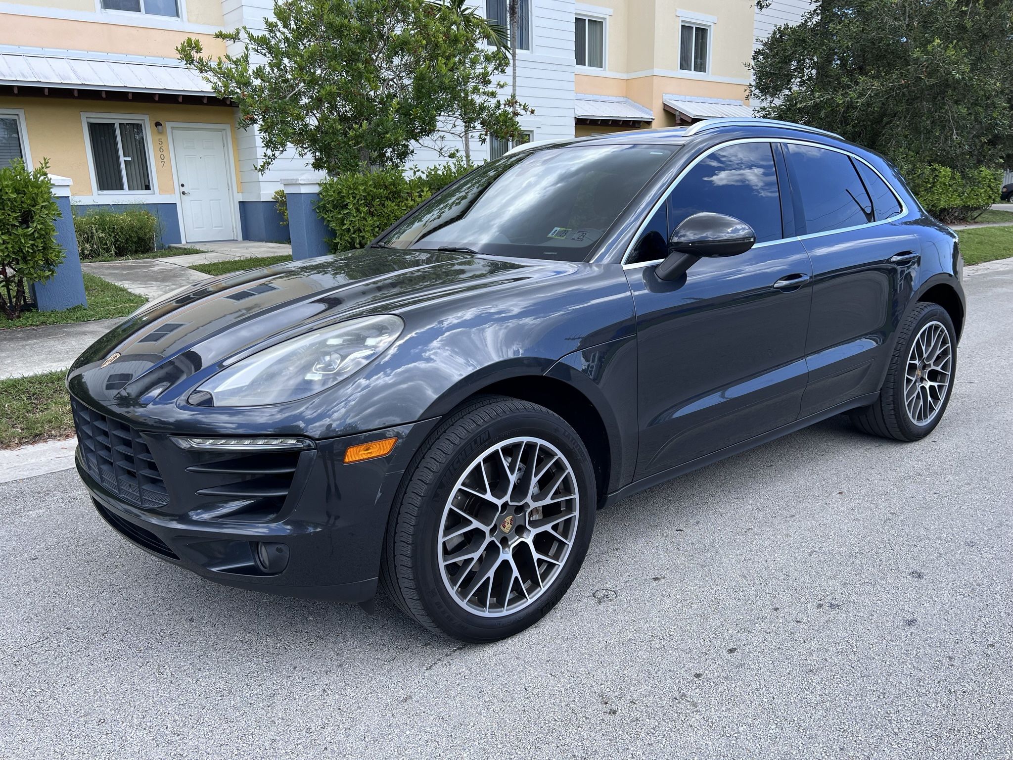 2017 Porsche Macan