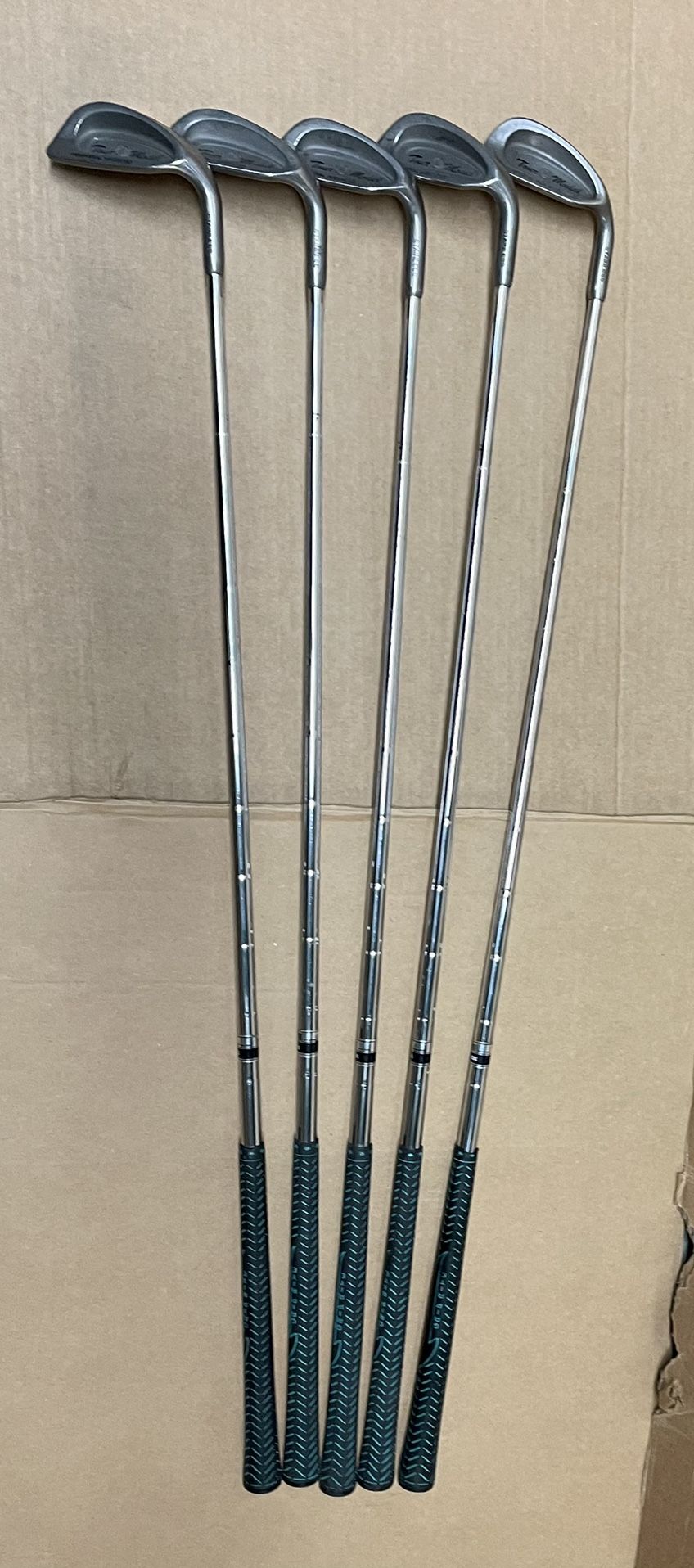 Tour Model III Peripheral Wtd #789 S & W Iron Rt Hand Men's Golf Club