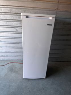 White Thomas Standing Freezer