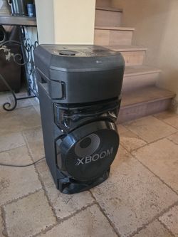 Karaoke Machine with 2 cordless mikes and stands