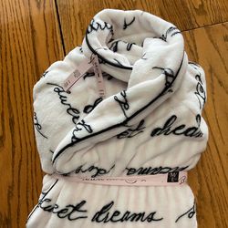 Robe, Victoria Secret