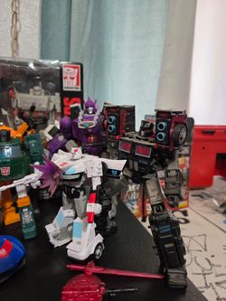 Transformers Modern Siege Kingdom Legacy toys