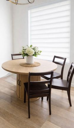 Mesa Round / Dining table