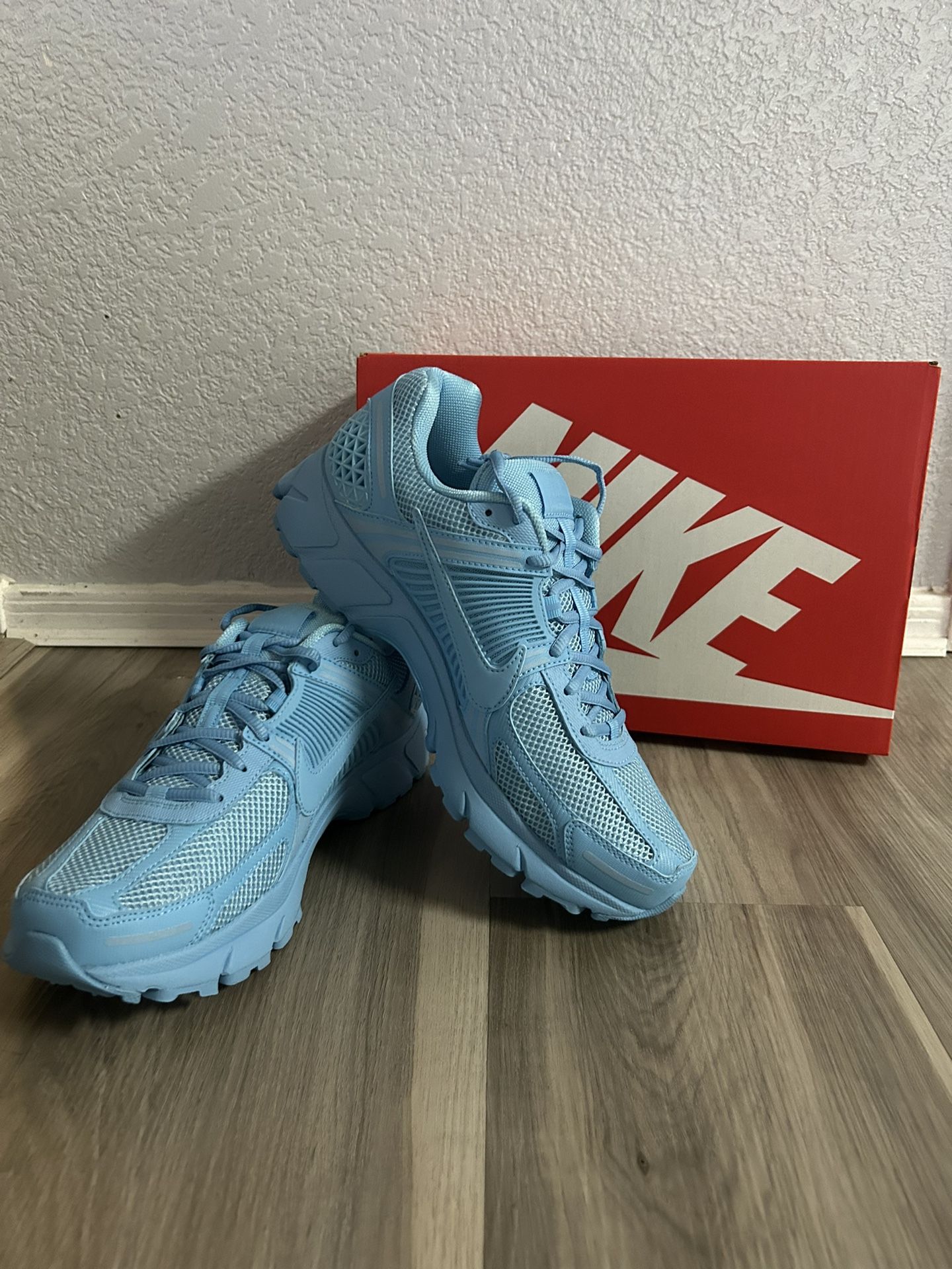 Nike Zoom Vomero 5 “ Lakeside “