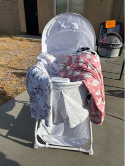 Rolling bassinet
