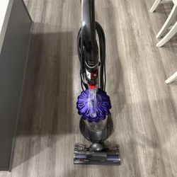 DYSON BALL ANIMAL VACUUM!!!!