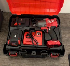 Milwaukee 18V Cordless 1/2" Impact Wrench with Friction Ring Kit + 2 Batteries 5ah