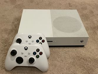 used xbox one + 2 controllers