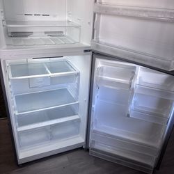 Like New Insignia Refrigerator 