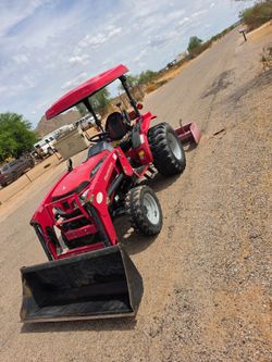 2022 Mahindra 1626 HST