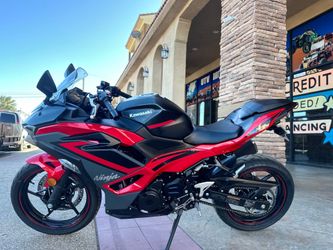 2025 Kawasaki Ninja 500 Abs Passion Red/ Metallic Flat Spark Bla