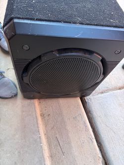 JL audio W6V0 subwoofer 12” with JL Audio sealed box
