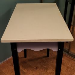 Desk/Table