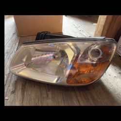 2007 - 2009 Kia Spectra Part- Left Headlamp 